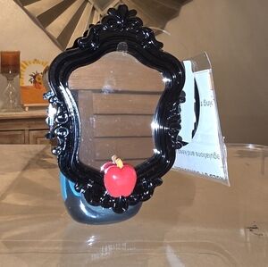 DISNEY Villains Evil Queen Light-Up Pocketbac
